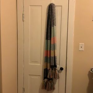Striped fluffy scarf